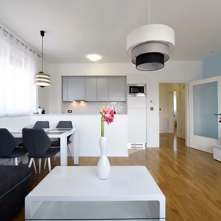 Precko7New Apartment Zagreb Exterior photo